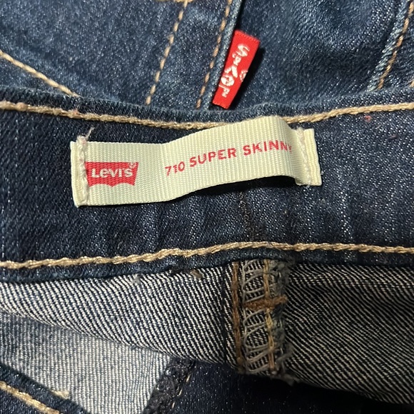 Girl’s Levi’s Denim Jeans - Picture 4 of 5